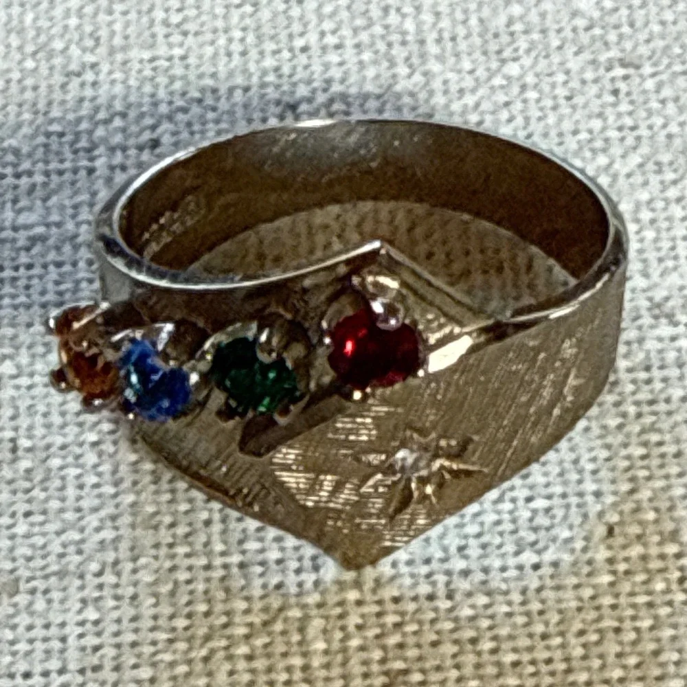 Vintage Brass Mothers Ring Family Birthstone‎ Rhinestone Starburst Textured Band